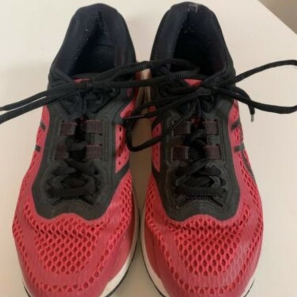Asics T855N Sneakers, Women's Size 7.5 Black And Red - Picture 1 of 5